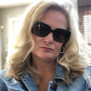 Meet your Posher, Valerie